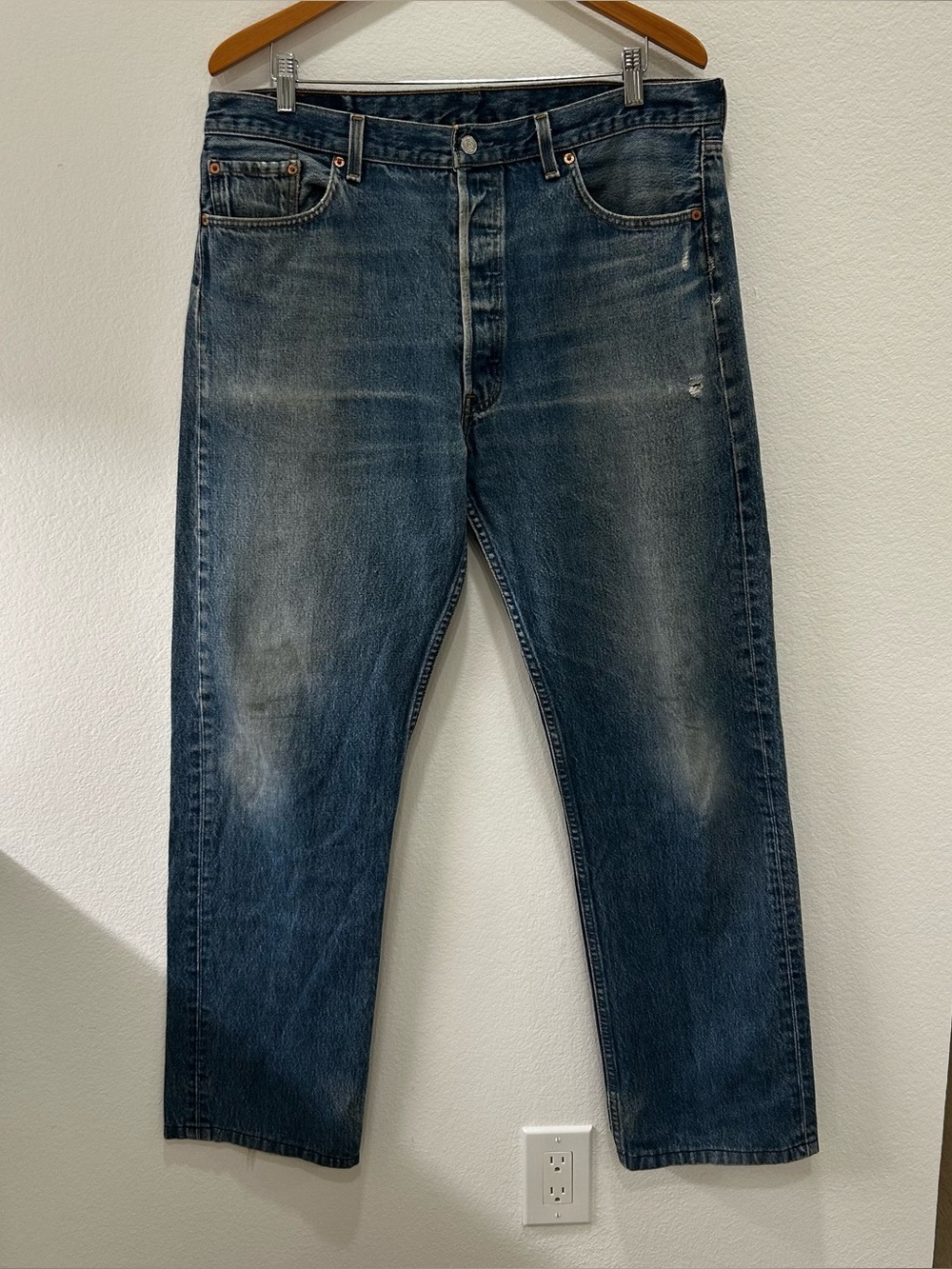 Levi's 501 Mens Size 38/34 Vintage Button Fly Jeans MADE IN USA Actual 37x32